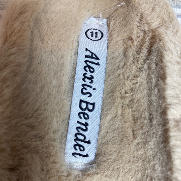 NWOT Alexis Bendel Black with Tan Interior Soft & Furry Flat Sandals in Size 11 - Picture 3 of 5